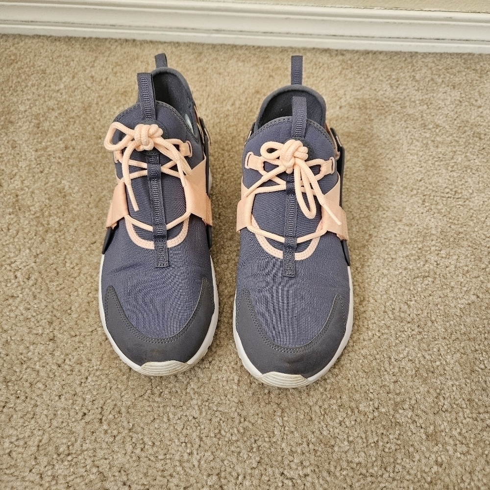 Nike Air Huarache City LowLight Carbon (Women's) 9 - Picture 7 of 7